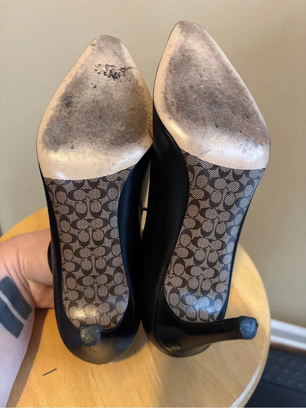 Coach Vintage 6B Marjorie G4 Black Leather T-Strap Pointed-Toe Heels